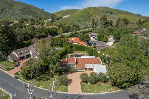 4011 Cresthaven Dr, Westlake Village, CA, 91362-4287 | Card Image