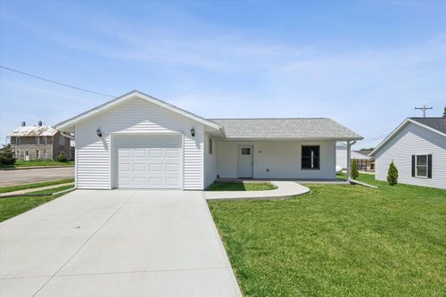 301 Church Ave, Lost Nation, IA, 52254 | Card Image