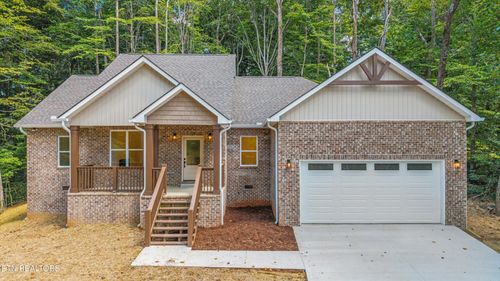 562 Illinois Ave, Seymour, TN, 37865-5359 | Card Image