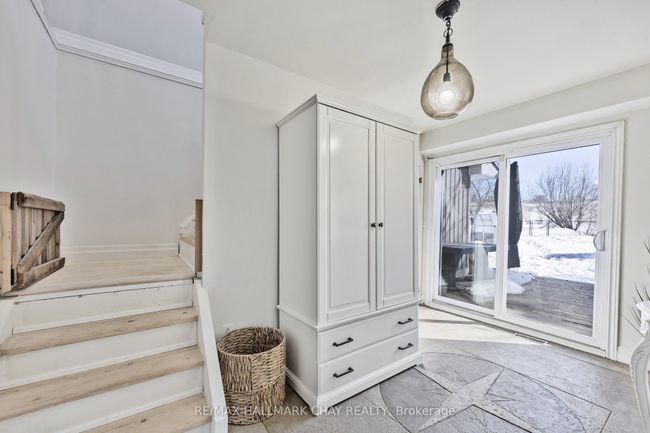 7913 Main St, House other with 3 bedrooms, 2 bathrooms and 4 parking in Adjala Tosorontio ON | Image 15