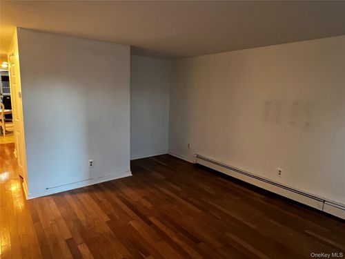 101 Sterling Ave, Yonkers, NY, 10704-4261 | Card Image