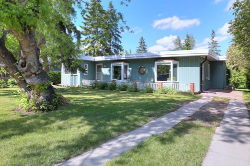 8908 33 Ave Nw, Calgary, AB, T3B1M6 | Card Image