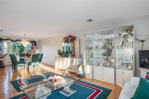 287 Cedar Ave, Islip, NY, 11751-4610 | Card Image