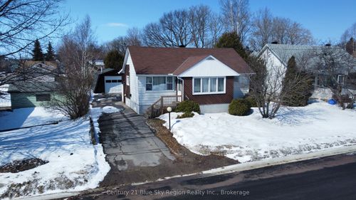 215 Princess Street W, North Bay, ON, P1B6C4 | Card Image