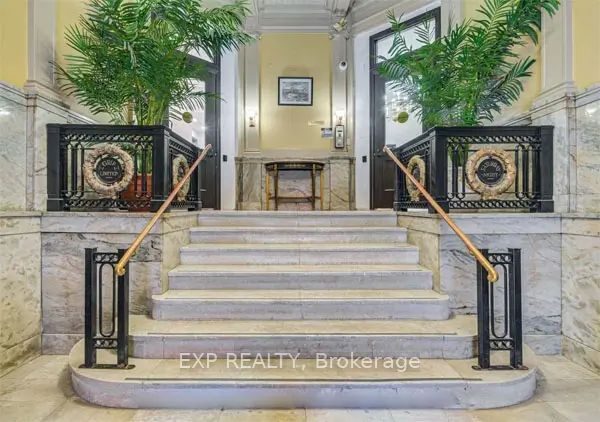 Commercial Lease in Toronto C01 2