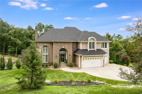 10205 72nd Street, Weatherby Lake, MO, 64152 | Card Image