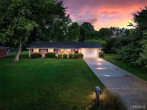 10050 Kalinda Ln, Saint Louis, MO, 63128-1525 | Card Image