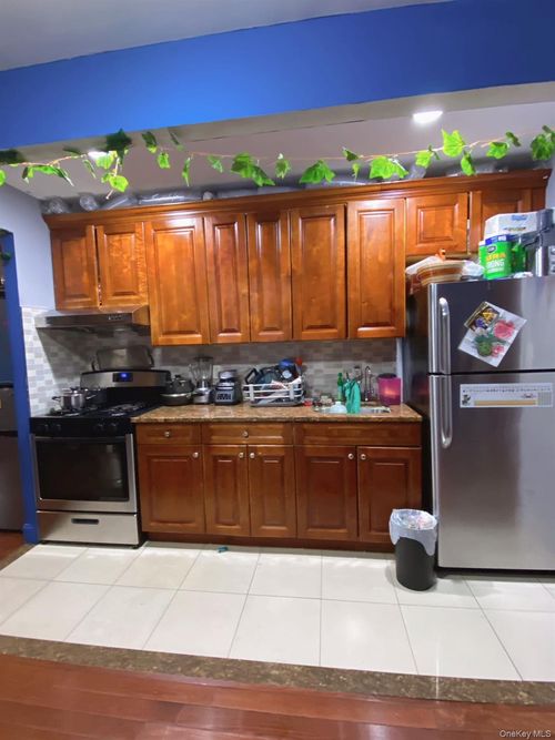 90 Corona Ave, Elmhurst, NY, 11373-4188 | Card Image