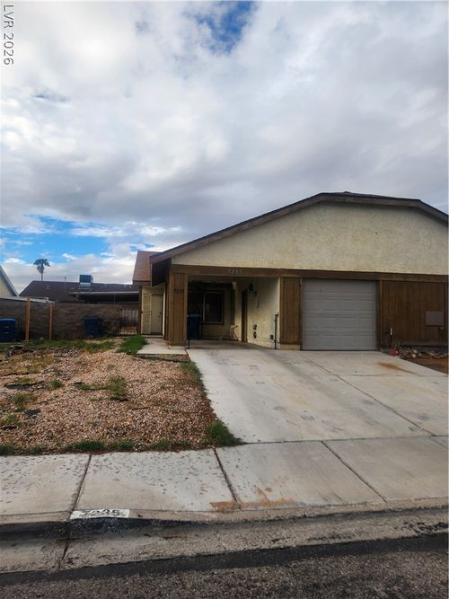 7235 Empress Dr, Las Vegas, NV, 89147-4648 | Card Image