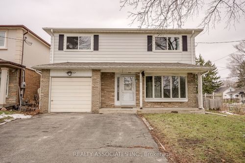 358 Lawson Rd, Scarborough, ON, M1C2J9 | Card Image