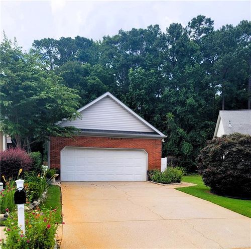 270 Woodgate Dr, Fayetteville, GA, 30214-2470 | Card Image