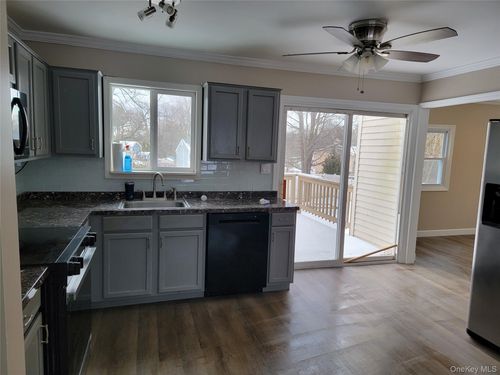 19 Essex Rd, Poughkeepsie, NY, 12601-5416 | Card Image