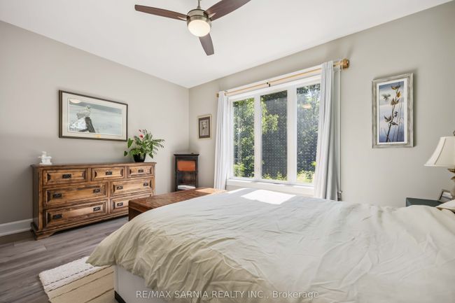 9934 Nipigon St, House other with 2 bedrooms, 2 bathrooms and 2 parking in Port Franks ON | Image 22