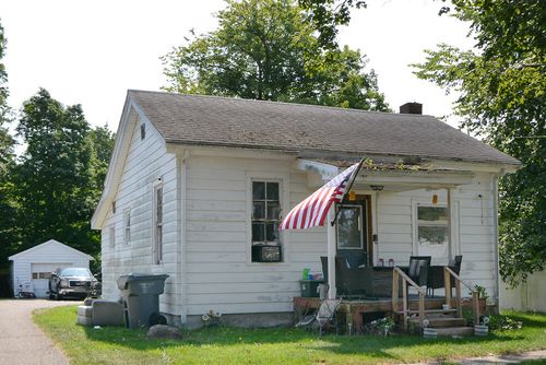 210 N Brown St, Paw Paw, MI, 49079-1307 | Card Image