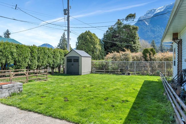 477 3 Rd Avenue, House other with 3 bedrooms, 2 bathrooms and 4 parking in Hope BC | Image 33