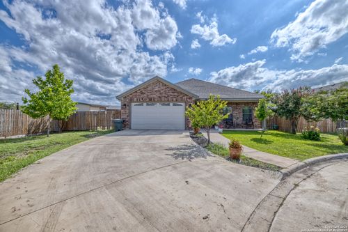 104 Sunday Ct, Uvalde, TX, 78801-4045 | Card Image