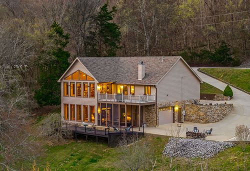 525 Harbor Dr, Lancaster, TN, 38569-5252 | Card Image