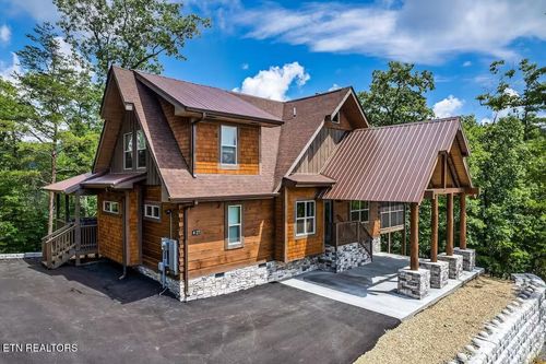 4427 Stackstone Rd, Sevierville, TN, 37862-8592 | Card Image