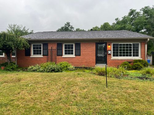 886 Honeysuckle Rd, Lexington, KY, 40504-3462 | Card Image