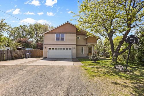 107 N 1st Street, Talent, OR, 97540 | Card Image