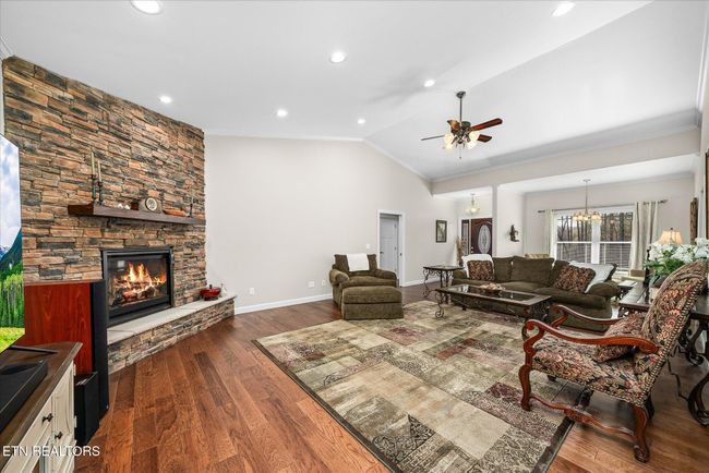 380 Mountain Preserve Pkwy, House other with 3 bedrooms, 2 bathrooms and null parking in Crab Orchard TN | Image 11