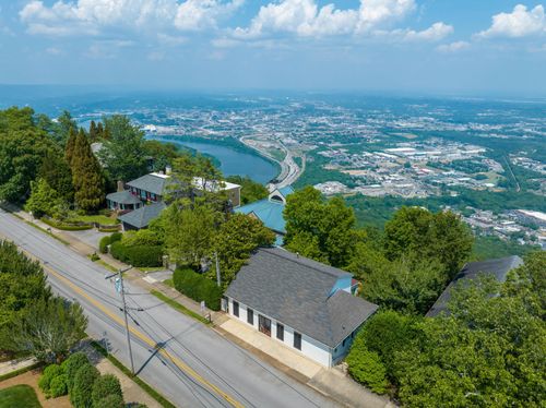 1003 E Brow Rd, Lookout Mountain, TN, 37350-1013 | Card Image