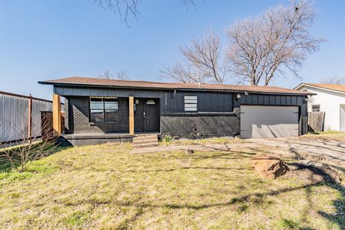 3305 Swan St, Haltom City, TX, 76117-3039 | Card Image