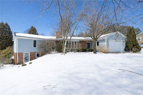 2 Hilltop Dr, Pittsford, NY, 14534-2220 | Card Image