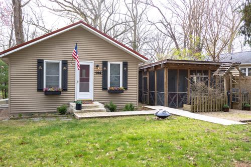 106 S Townsend St, New Buffalo, MI, 49117-1459 | Card Image