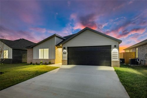 6401 Nw Harley St, Bentonville, AR, 72713-4161 | Card Image