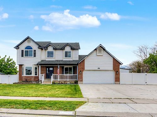 8233 Creekwood Cir, West Jordan, UT, 84088-6628 | Card Image