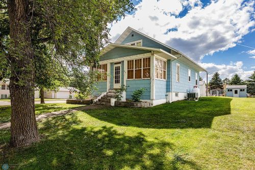 519 5th St Sw, Forman, ND, 58032-4029 | Card Image