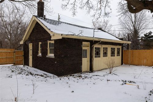 1484 Seyburn St, Detroit, MI, 48214-2450 | Card Image
