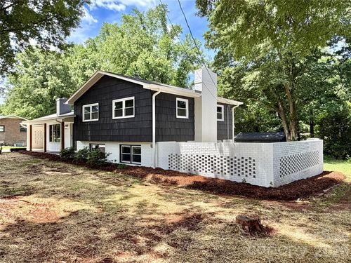 303 Deal Ave, Conover, NC, 28613-9003 | Card Image