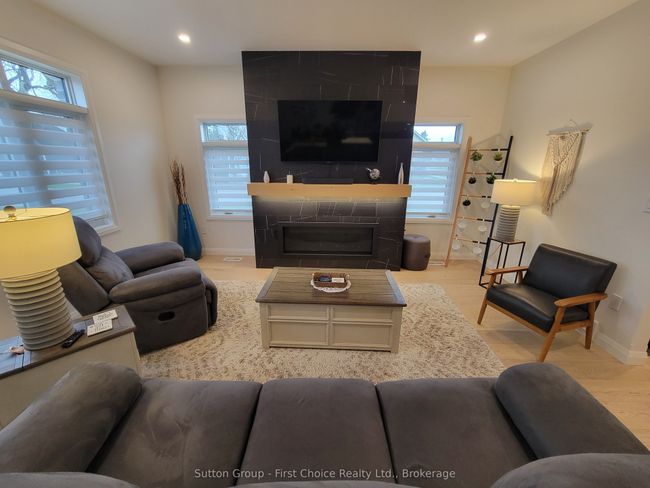 533 Albert St, House attached with 3 bedrooms, 3 bathrooms and 1 parking in Exeter ON | Image 5