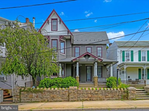 28 Dock St, SCHUYLKILL HAVEN, PA, 17972-1206 | Card Image