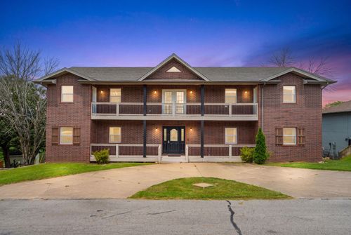 27 Crestview St, Kimberling City, MO, 65686-9402 | Card Image