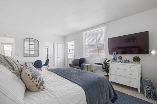 5-172 N County Rd, Palm Beach, FL, 33480-7428 | Card Image