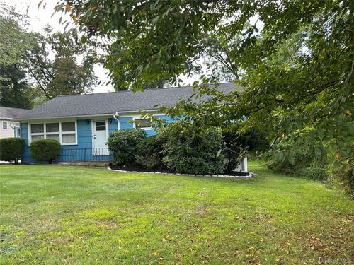 9 N Hillside Ave, Spring Valley, NY, 10977-2331 | Card Image