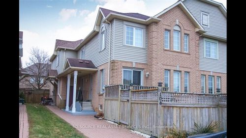 104 Rockhaven Lane, Waterdown, ON, L8B0J2 | Card Image