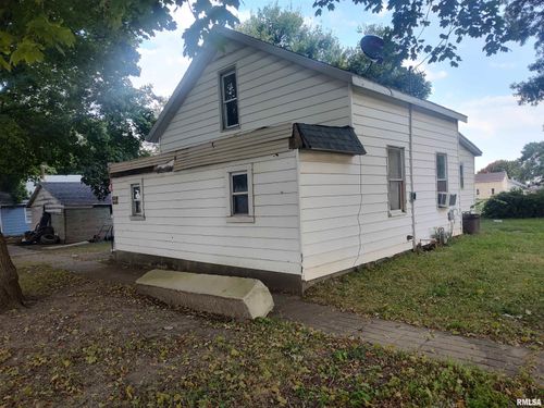 403 State St, New Windsor, IL, 61465-5117 | Card Image