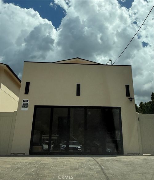 7828 Kyle St, Sunland, CA, 91040-2517 | Card Image