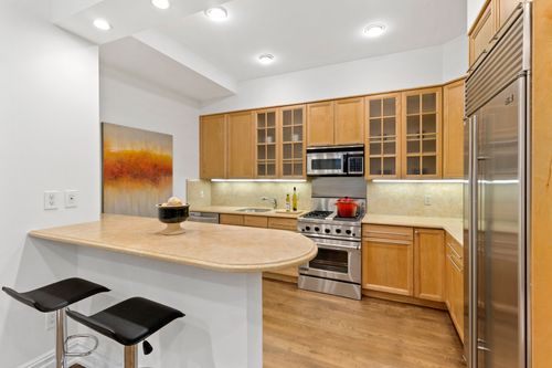 2a-171 W 57th St, New York, NY, 10019-2203 | Card Image