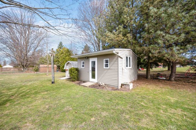 15 Eureka St, House other with 3 bedrooms, 2 bathrooms and 3 parking in Forest ON | Image 38