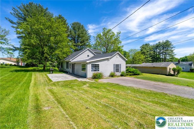 7112 Howell Ter, House other with 4 bedrooms, 2 bathrooms and null parking in Stroudsburg PA | Image 27