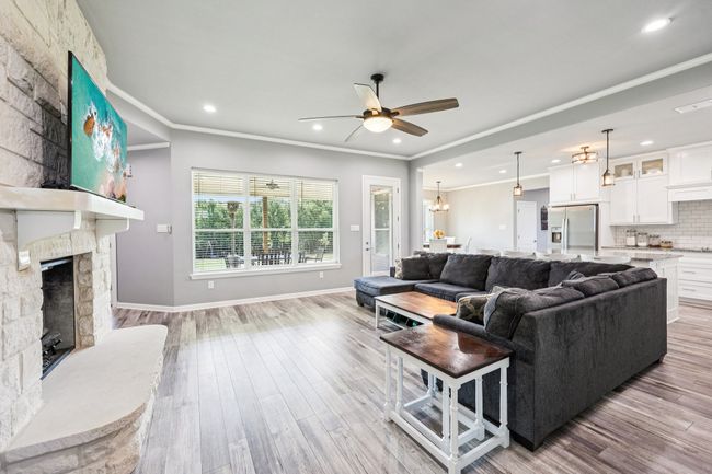 360 Rolling Ranch Blvd, House other with 4 bedrooms, 3 bathrooms and null parking in Alvord TX | Image 4