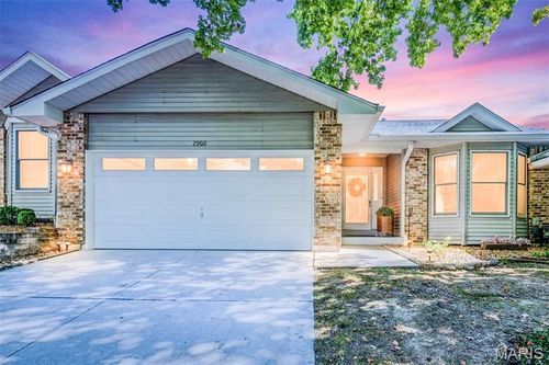 18b-2902 Oakmont Dr, Saint Charles, MO, 63301-0395 | Card Image
