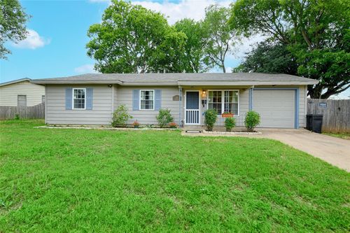 531 Himes Dr, Euless, TX, 76039-3610 | Card Image
