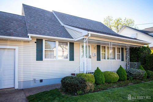 226 S 5th Ave, Manville, NJ, 08835-1820 | Card Image