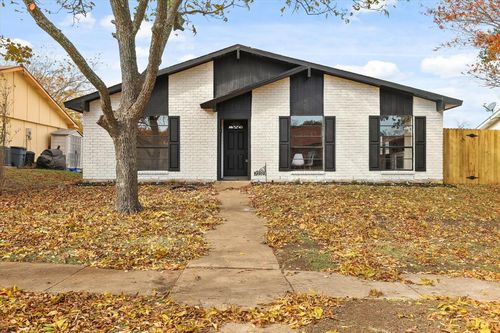 7251 Long Canyon Trail, Dallas, TX, 75249 | Card Image